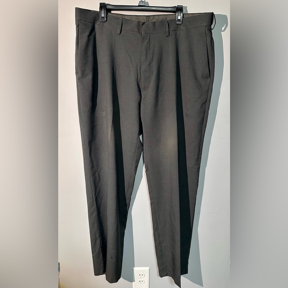 Men's Haggar Comfort Classic-Fit Stretch Flat-Front Dress Pants, Gray, 40 x 32